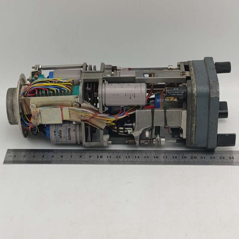 Vintage Boeing Gyrosyn compass aviation instrument