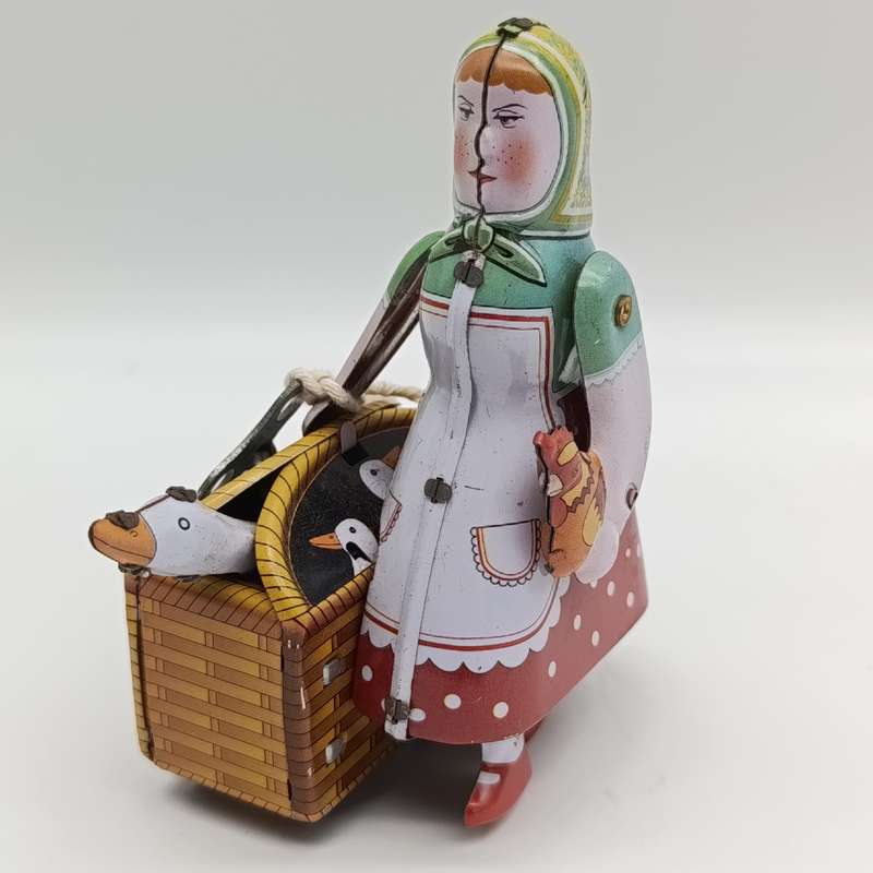 Collectible  MS501 mechanical Farm lady tinplate toy