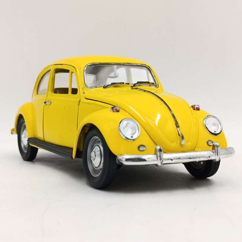 Road Tough 1967 Volkswagen Beetle Die-cast model car scale 1/18
