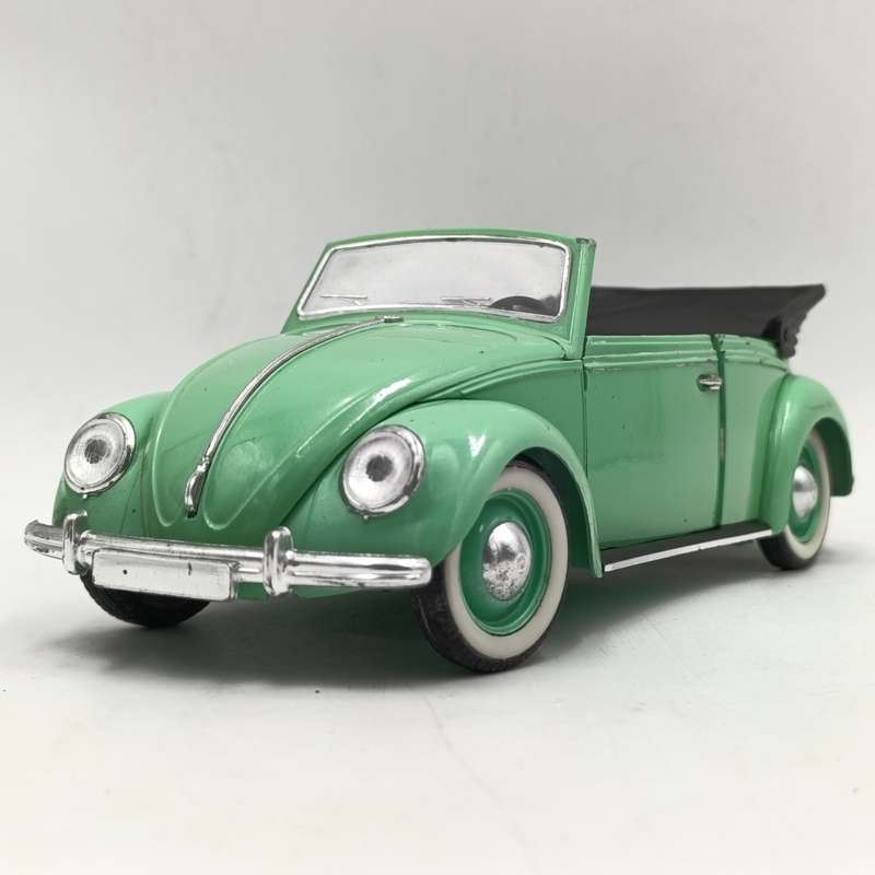 Solido Volkswagen Beetle Coccinelle die-cast model car - scale 1/17