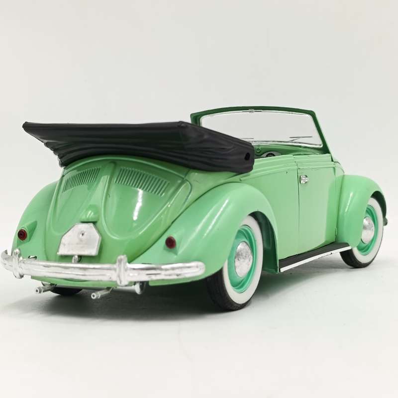 Solido Volkswagen Beetle Coccinelle die-cast model car - scale 1/17