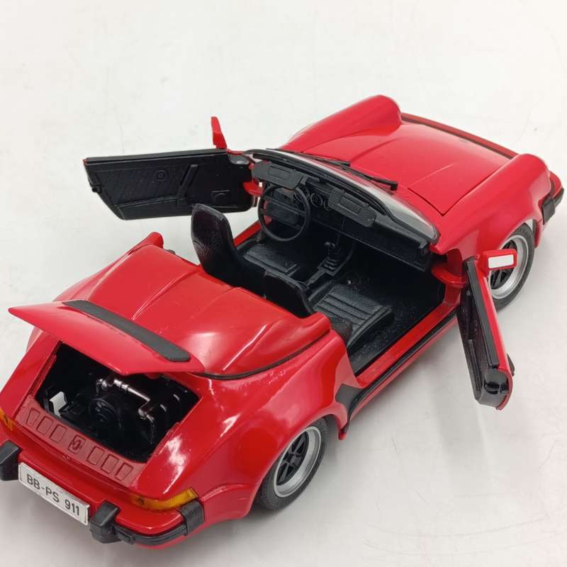 Maisto 1989 Porsche 911 Speedster die-cast model car - scale 1/18