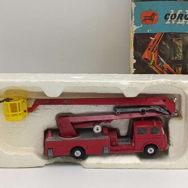 Vintage Corgi Toys Major #1127 Simon Snorkel Fire Engine in box - extension boom mechanism missing