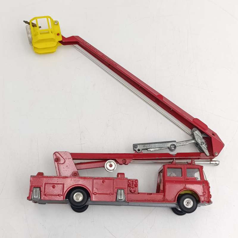 Vintage Corgi Toys Major #1127 Simon Snorkel Fire Engine in box - extension boom mechanism missing