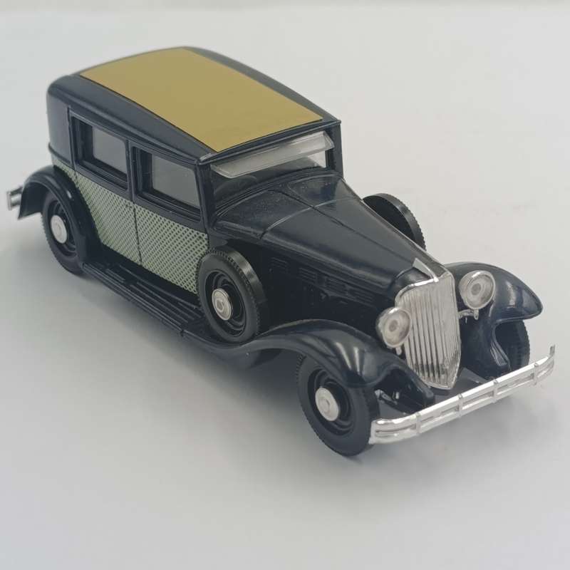 Solido 1934 Renault Reinastella Type RM-2 die-cast model car