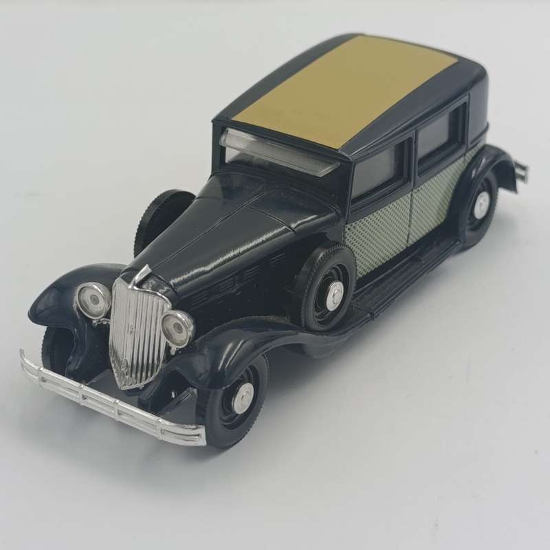 Solido 1934 Renault Reinastella Type RM-2 die-cast model car
