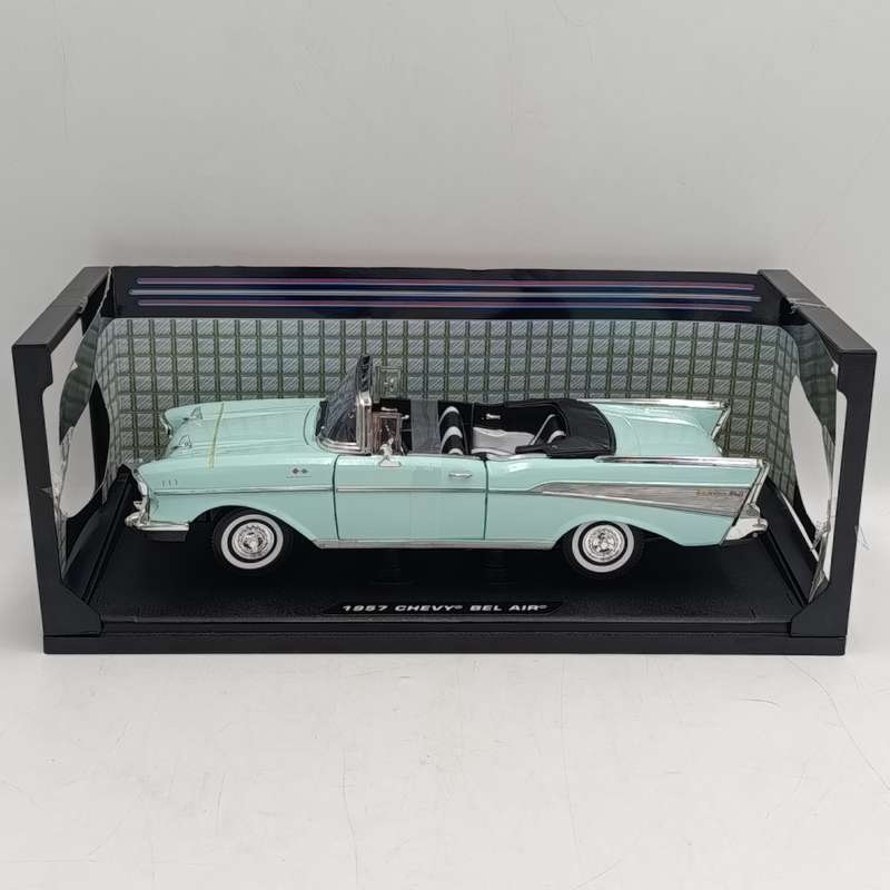 MotorMax 1957 Chevrolet Bel Air die-cast model car in box - scale 1/18
