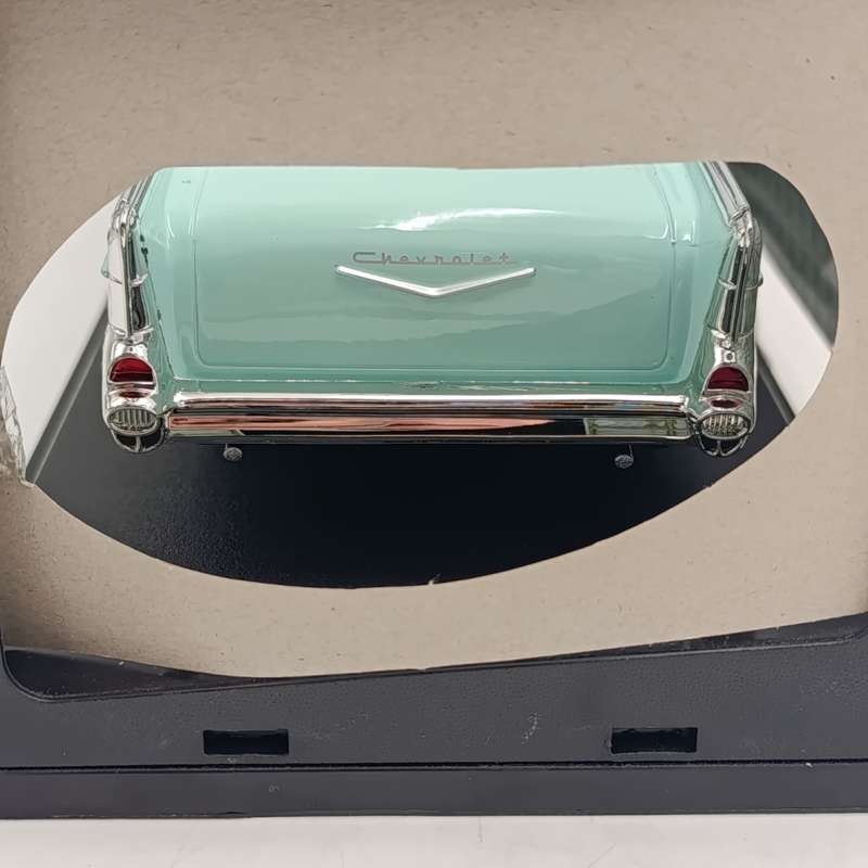 MotorMax 1957 Chevrolet Bel Air die-cast model car in box - scale 1/18