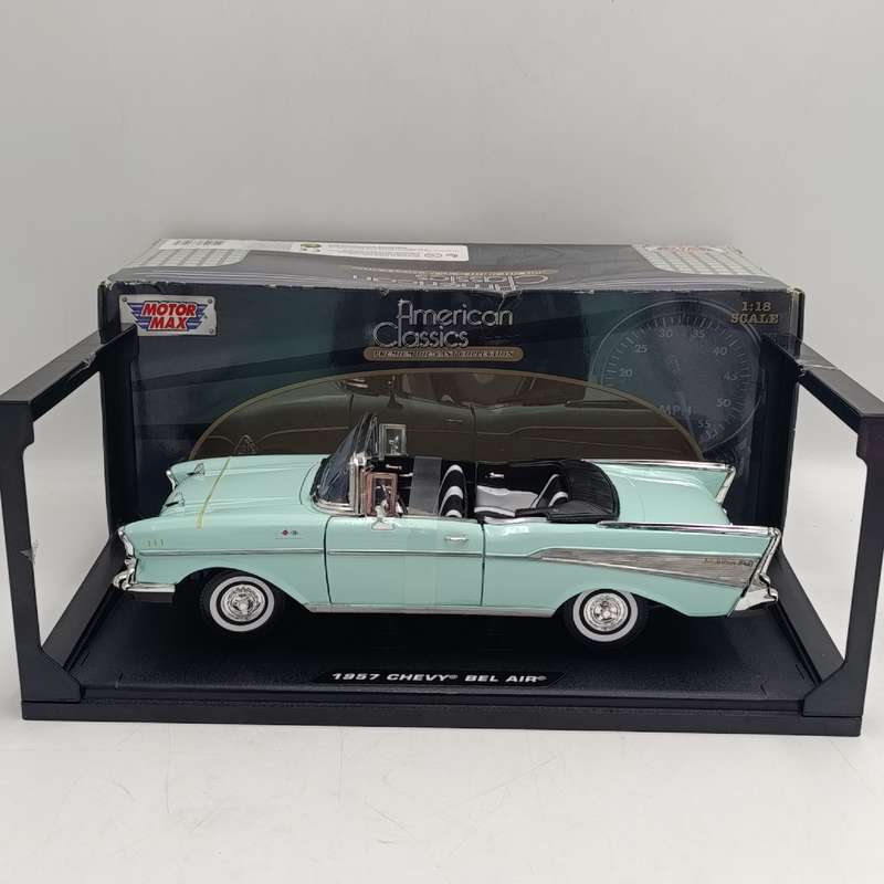 MotorMax 1957 Chevrolet Bel Air die-cast model car in box - scale 1/18