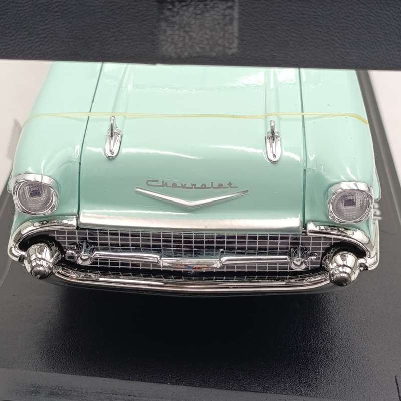 MotorMax 1957 Chevrolet Bel Air die-cast model car in box - scale 1/18