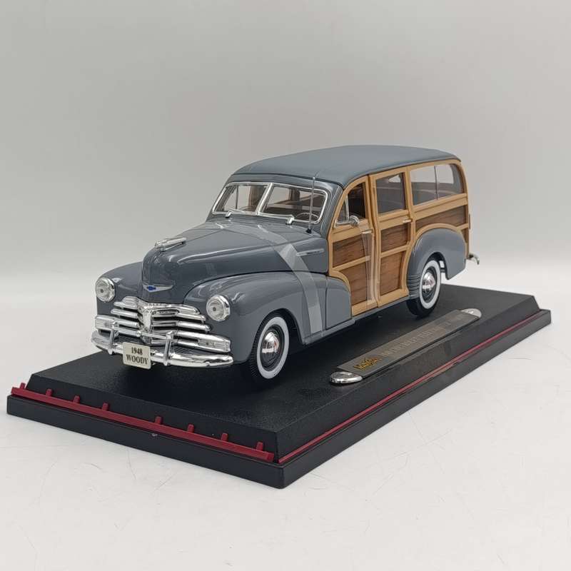 Maisto Premiere 1948 Chevrolet Fleetmaster Woody die-cast  model car in  box - scale 1/18
