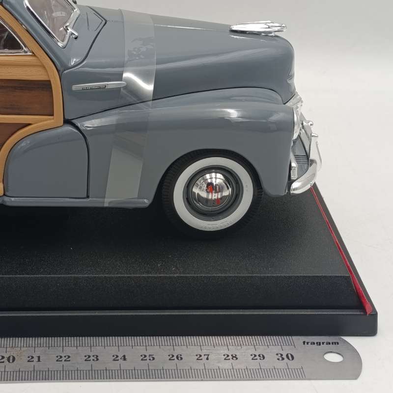 Maisto Premiere 1948 Chevrolet Fleetmaster Woody die-cast  model car in  box - scale 1/18