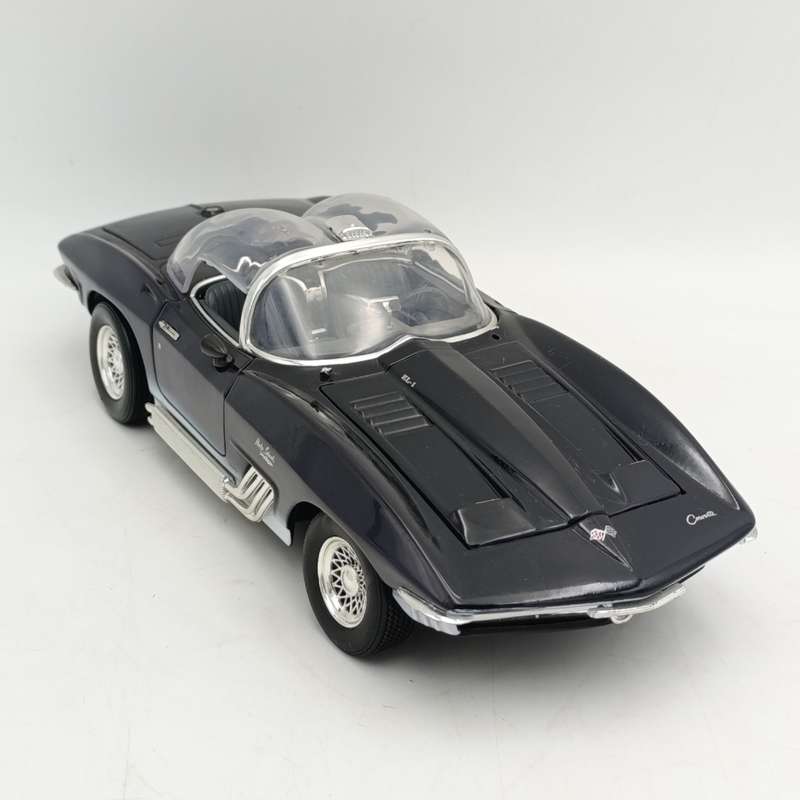 Motormux  1961 Chevrolet Mako Shark die-cast model car - scale 1/18 - mirror and wipers missing
