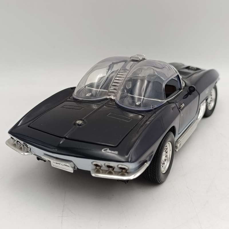 Motormux  1961 Chevrolet Mako Shark die-cast model car - scale 1/18 - mirror and wipers missing