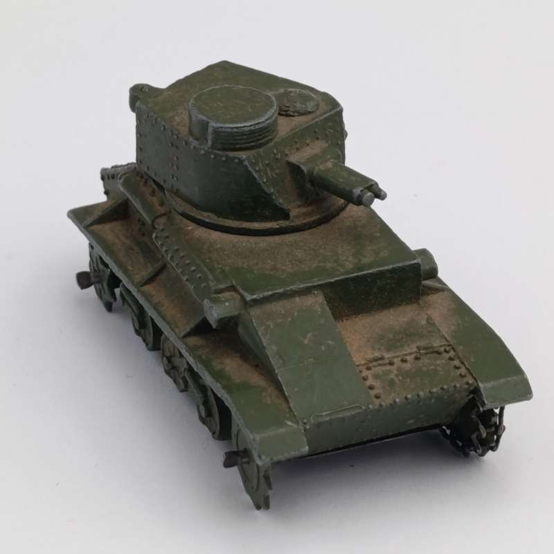 Meccano Dinky Toys #152A Light tank - one track missing