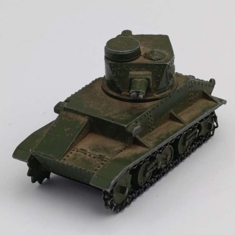Meccano Dinky Toys #152A Light tank - one track missing