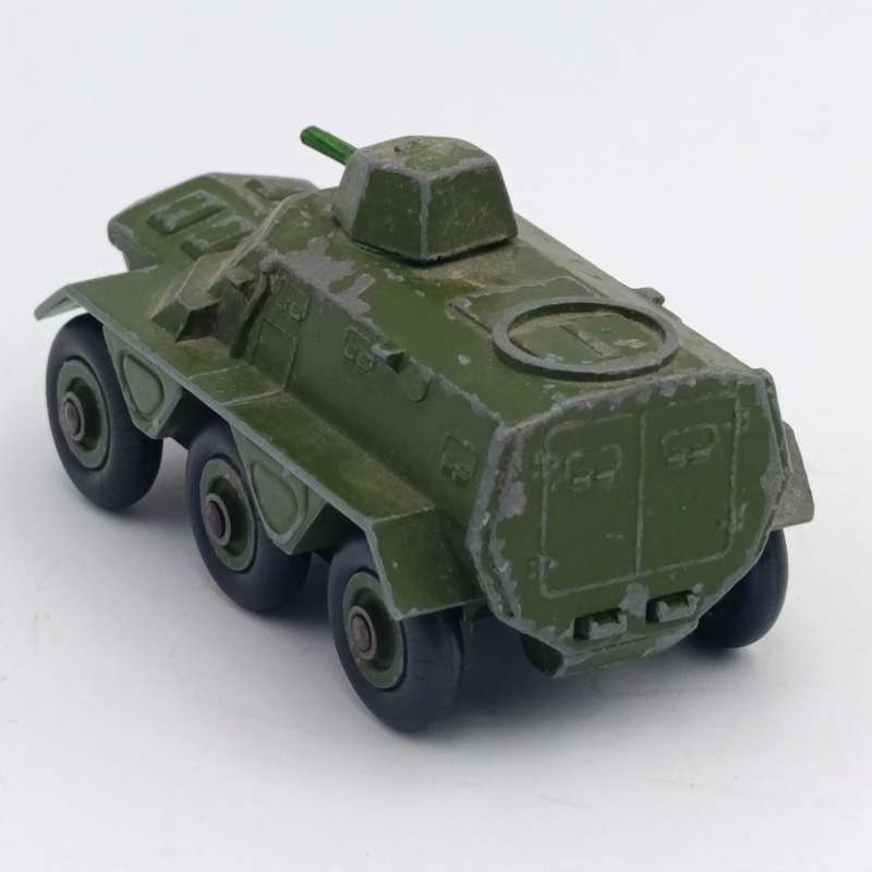 Meccano Dinky Toys #676 Armoured Personnel carrier