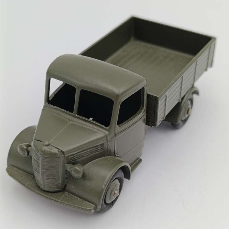 Meccano Dinky Toys #411 Bedford truck - repainted