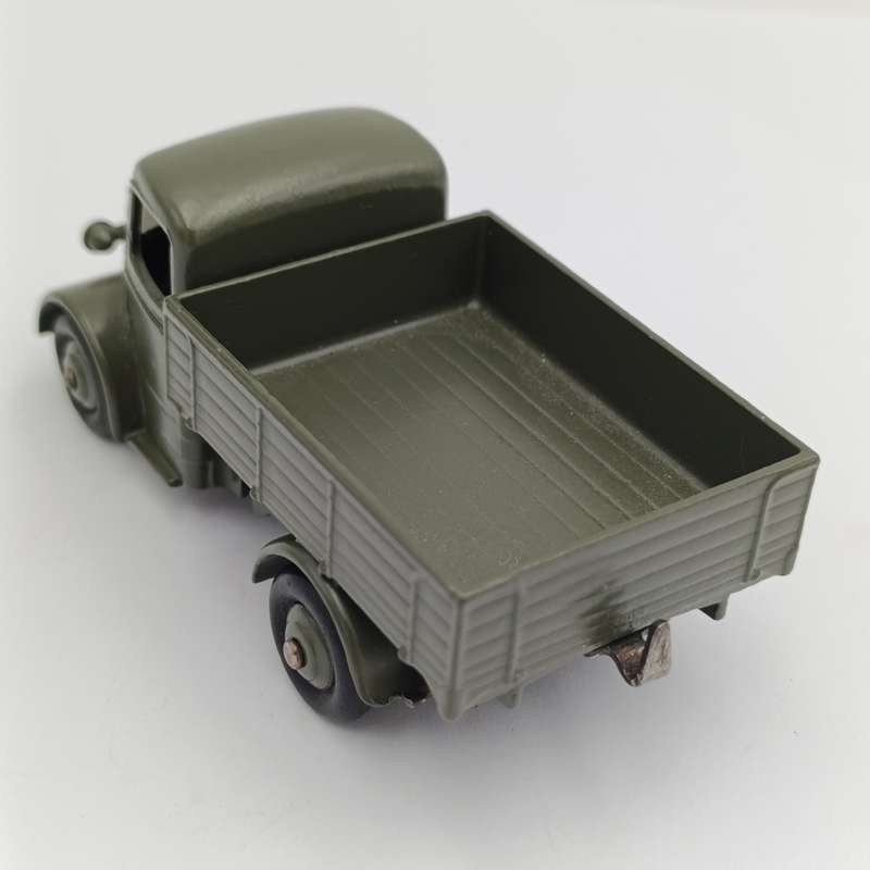 Meccano Dinky Toys #411 Bedford truck - repainted
