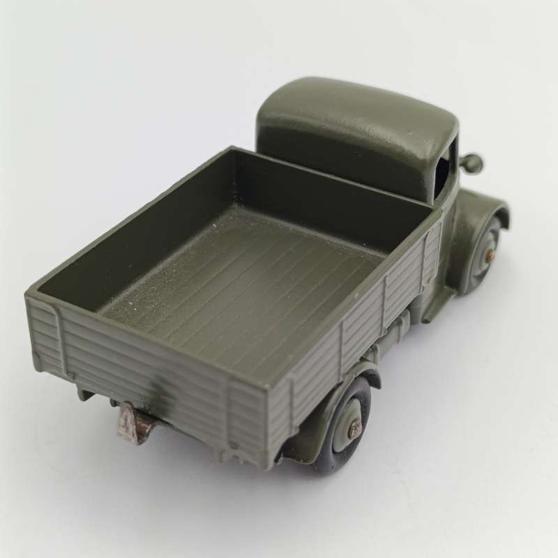 Meccano Dinky Toys #411 Bedford truck - repainted
