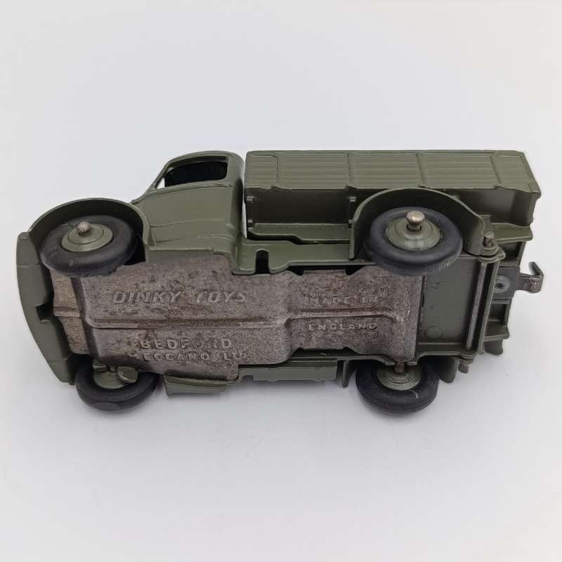 Meccano Dinky Toys #411 Bedford truck - repainted