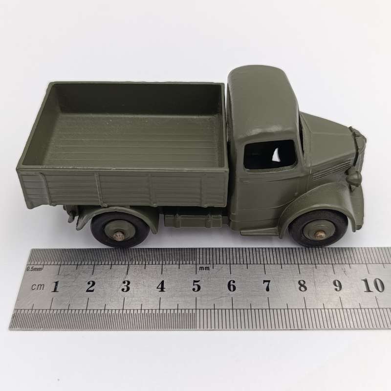 Meccano Dinky Toys #411 Bedford truck - repainted