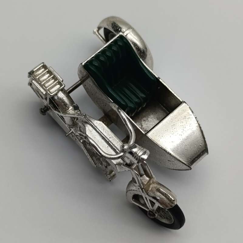Matchbox Models of Yesteryear 1914 Sunbeam motorcycle with sidecar model