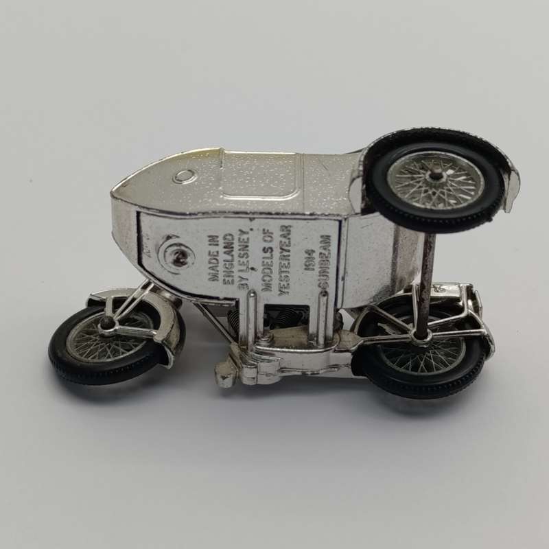 Matchbox Models of Yesteryear 1914 Sunbeam motorcycle with sidecar model