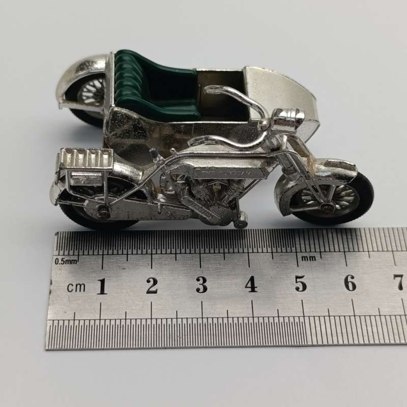 Matchbox Models of Yesteryear 1914 Sunbeam motorcycle with sidecar model