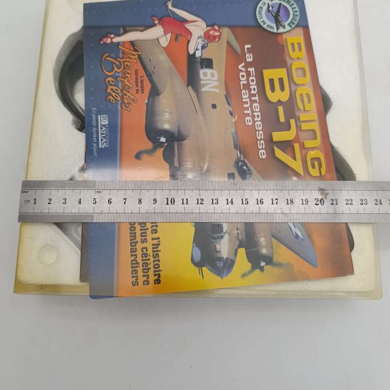 Atlas Boeing B-17F Memphis Belle die-cast model plane in box