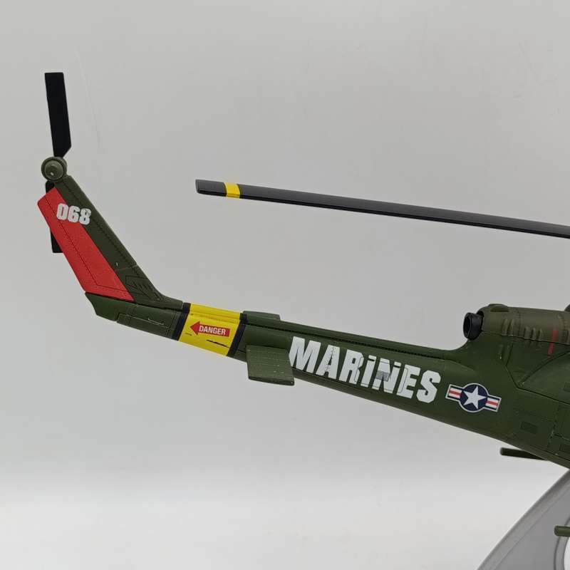 Motorworks Air Power Huey Hog die-cast helicopter - US Marines - scale - 1/32