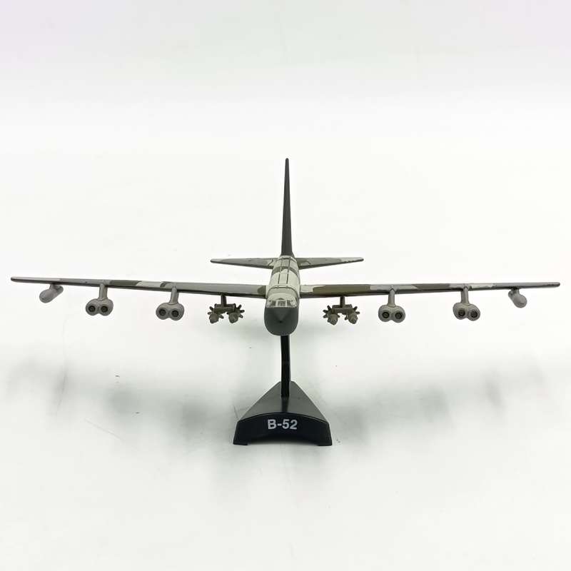 Boeing B-52 US Air Force die-cast model plane - scale - 1/300