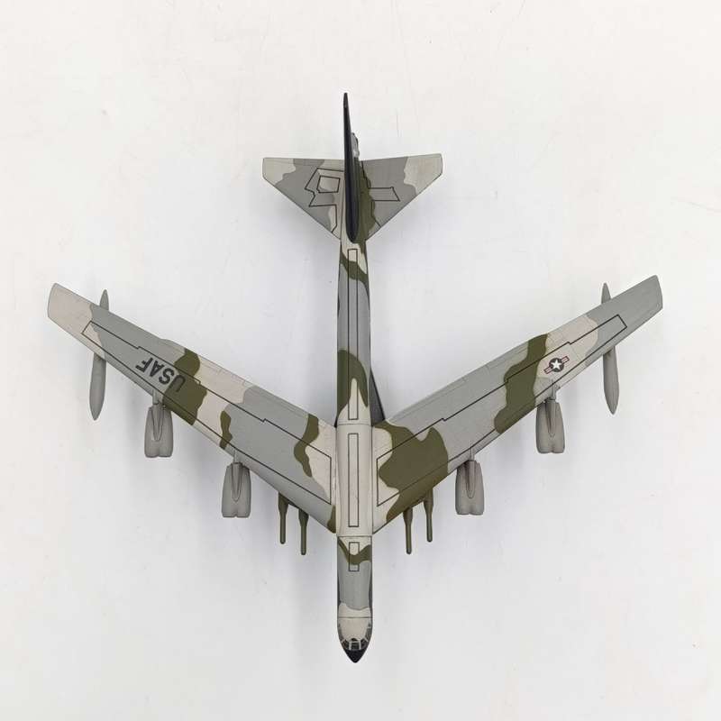 Boeing B-52 US Air Force die-cast model plane - scale - 1/300
