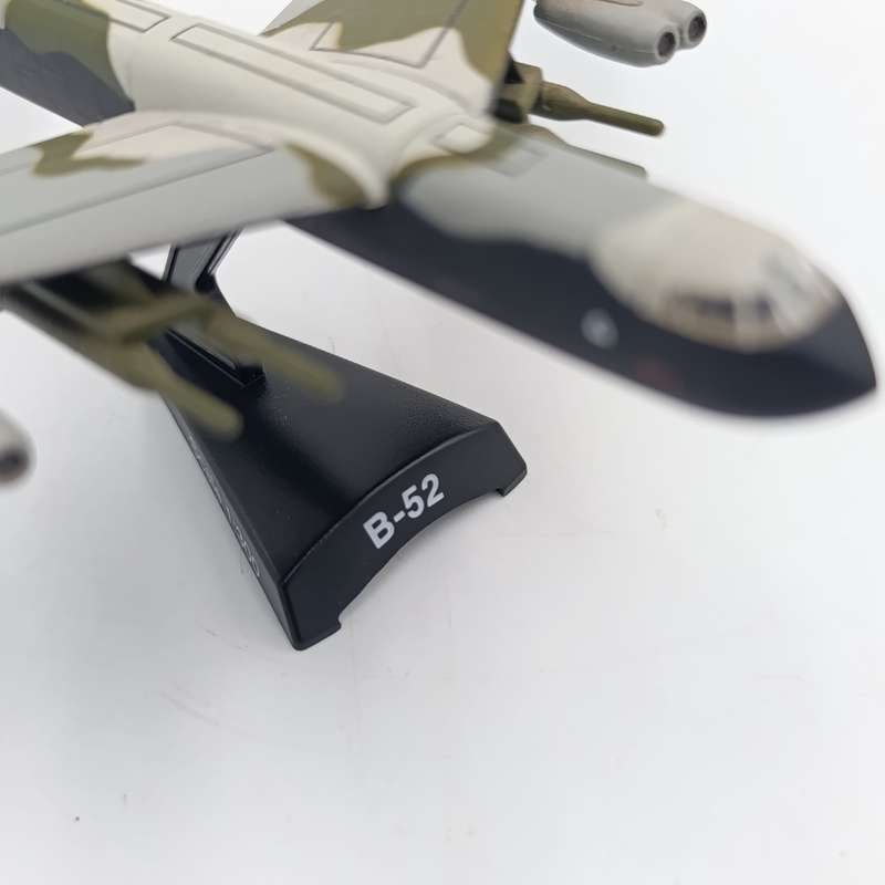 Boeing B-52 US Air Force die-cast model plane - scale - 1/300