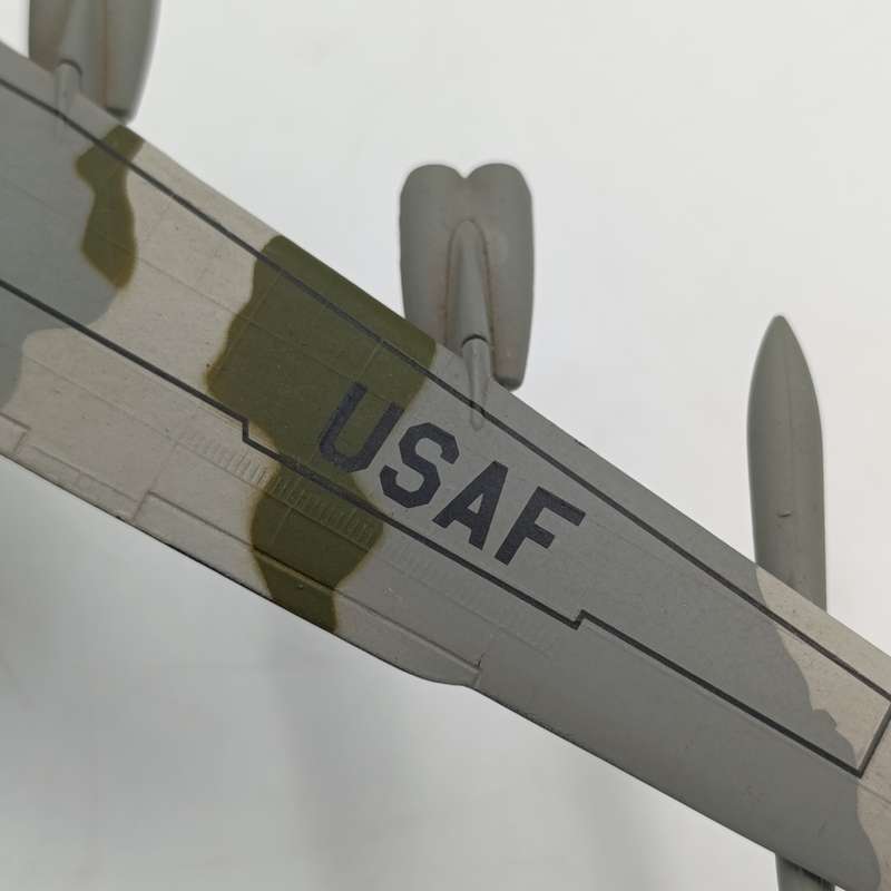 Boeing B-52 US Air Force die-cast model plane - scale - 1/300