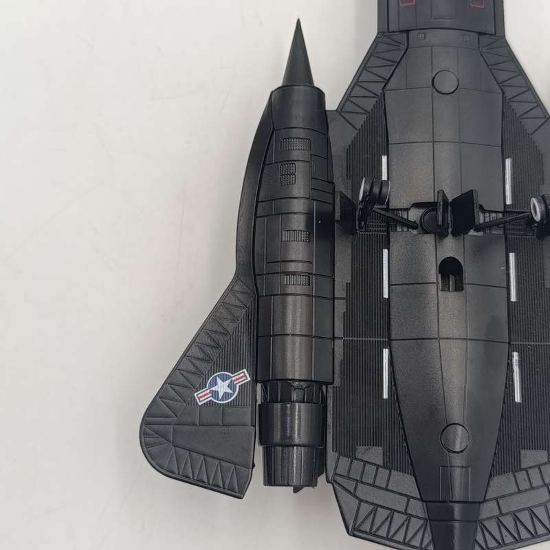Jet Age Military Aircraft Lockheed SR-71 Blackbird die-cast model plane in box - scale 1/200