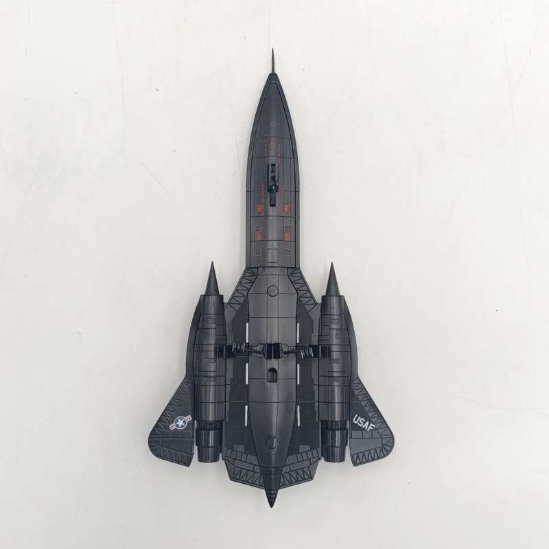 Jet Age Military Aircraft Lockheed SR-71 Blackbird die-cast model plane in box - scale 1/200