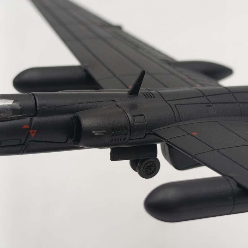 Amercom U-2 Dragon Lady Reconnaissance die-cast model plane in box - scale 1/144