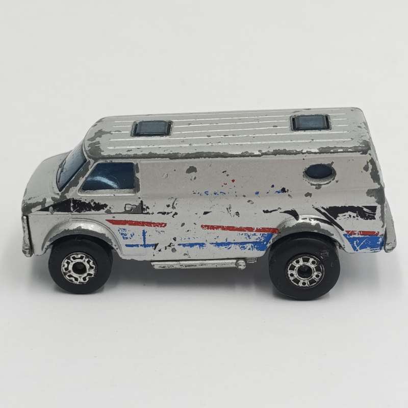 Vintage Matchbox #68 Chevy Van die-cast toy car