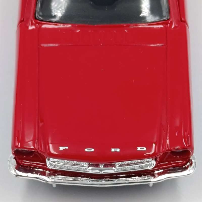 Maisto 1965 Ford Mustang die-cast model car - Pull back action - scale 1/39