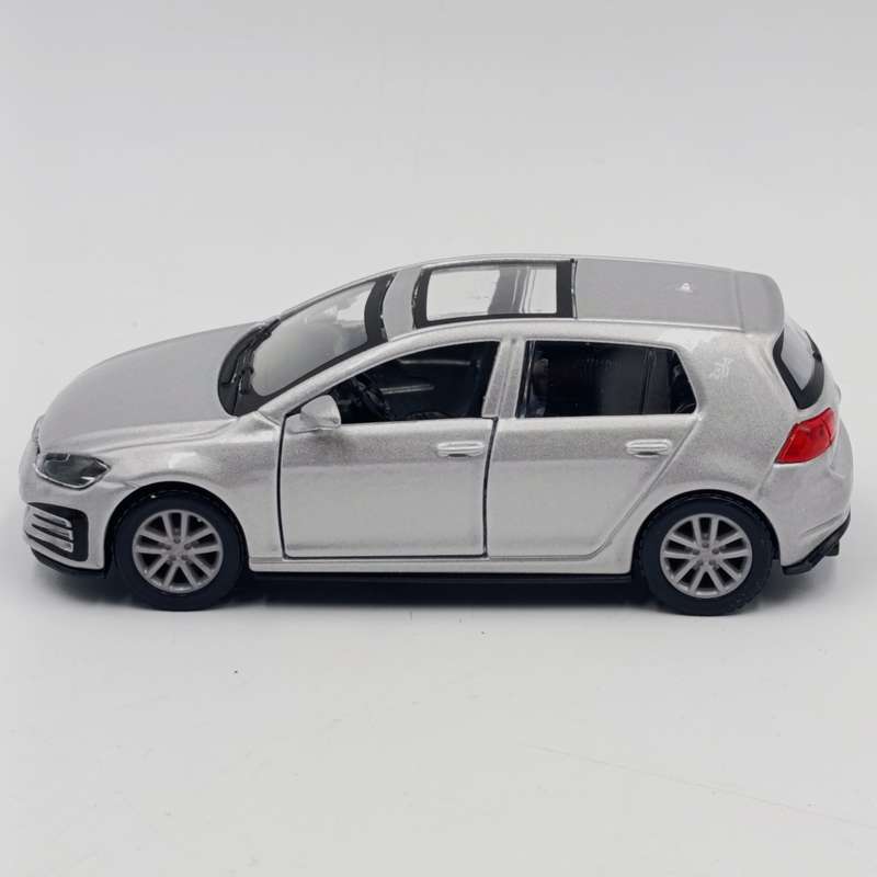 Maisto Volkswagen Golf Gti die-cast model car - Pull back action - scale 1/38