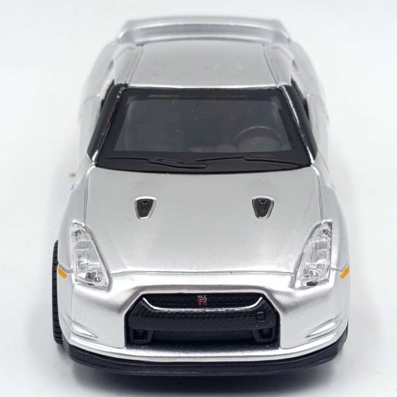 Maisto 2009 Nissan GT-R die-cast model car - pull back action - scale 1/40