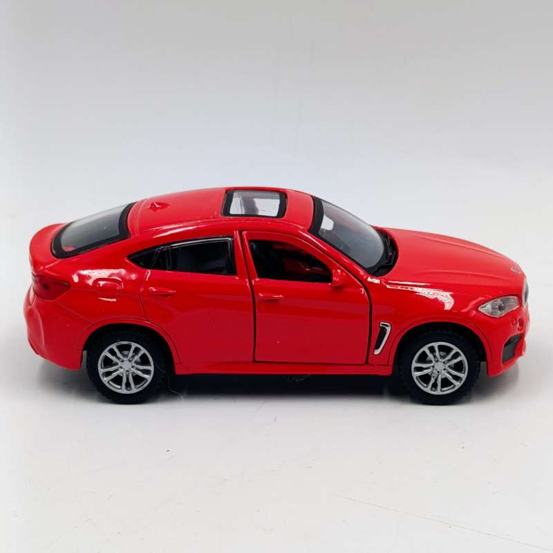 Maisto BMW X6 M die-cast model car - pull back action - scale 1/42