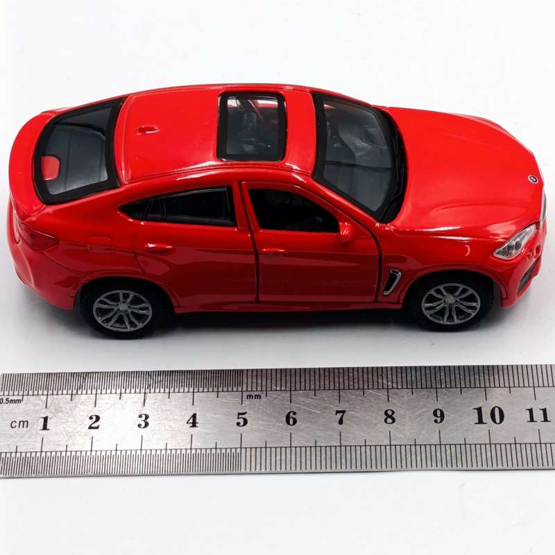 Maisto BMW X6 M die-cast model car - pull back action - scale 1/42