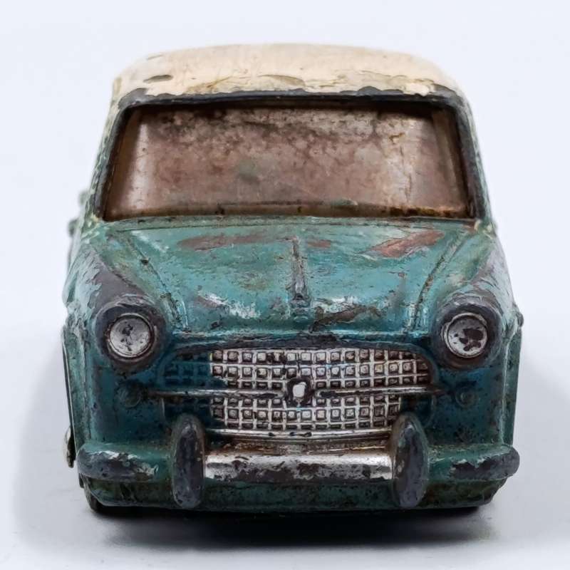 Meccano Dinky Toys #531 Grandevue Fiat 1200 die-cast toy car - no tyres