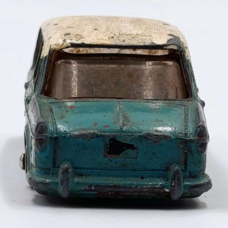 Meccano Dinky Toys #531 Grandevue Fiat 1200 die-cast toy car - no tyres