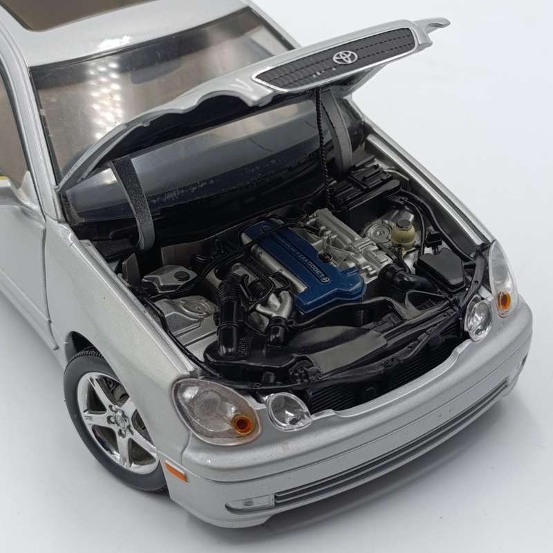 AutoArt Toyota Aristo V300 die-cast model car - scale 1/18 - rear spoiler loose