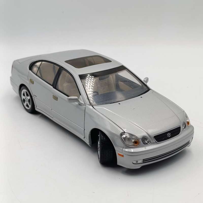 AutoArt Toyota Aristo V300 die-cast model car - scale 1/18 - rear spoiler loose