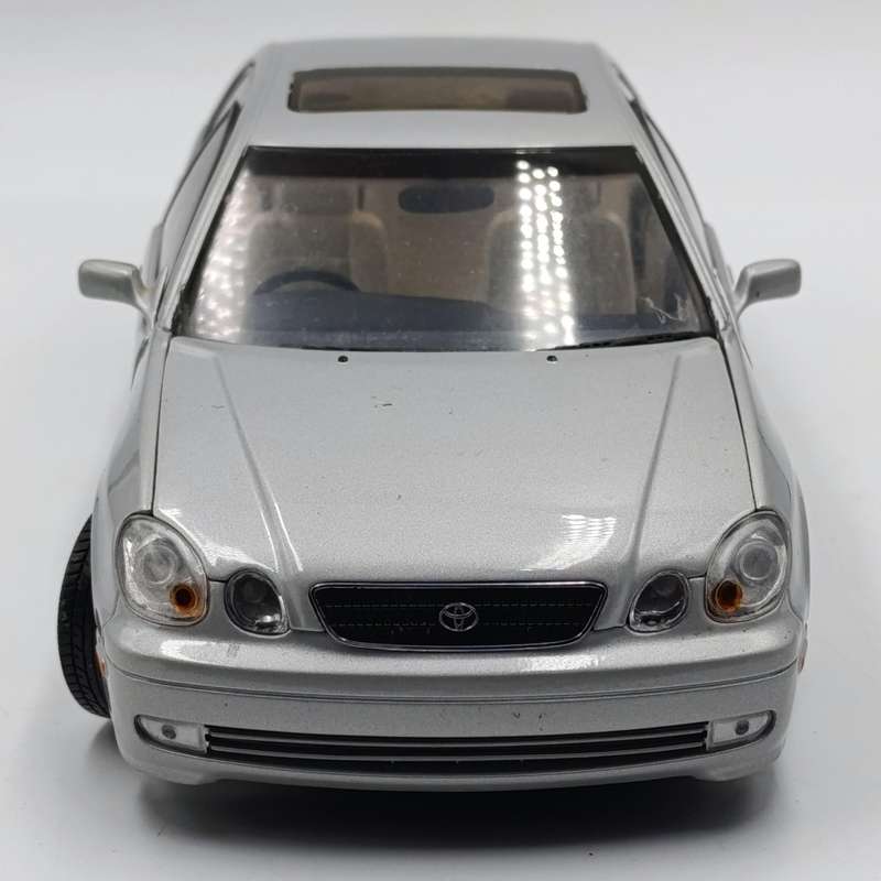 AutoArt Toyota Aristo V300 die-cast model car - scale 1/18 - rear spoiler loose