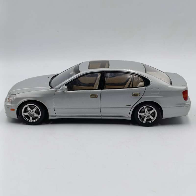 AutoArt Toyota Aristo V300 die-cast model car - scale 1/18 - rear spoiler loose